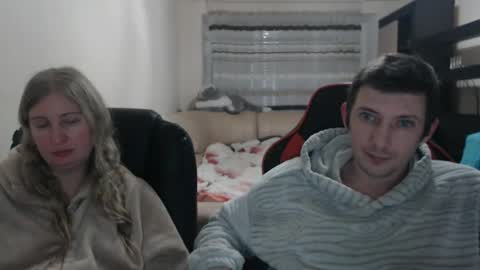 Snapshot of jenisandpeter chatting on 02-22-25, 06:19 JenisAndPeter online show from 02-22-25, 06:19