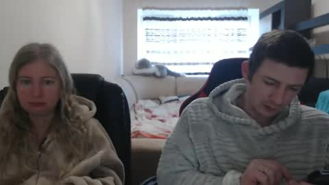 Snapshot of jenisandpeter chatting on 02-23-25, 07:00 JenisAndPeter online show from 02-23-25, 07:00