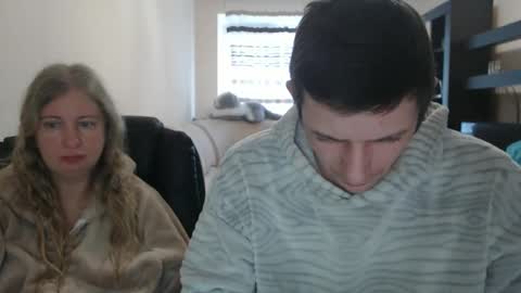 Snapshot of jenisandpeter chatting on 02-24-25, 07:33 JenisAndPeter online show from 02-24-25, 07:33