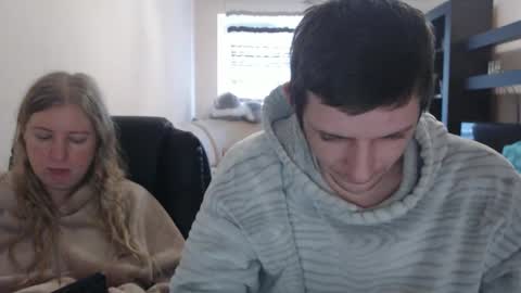 Snapshot of jenisandpeter chatting on 02-25-25, 07:09 JenisAndPeter online show from 02-25-25, 07:09