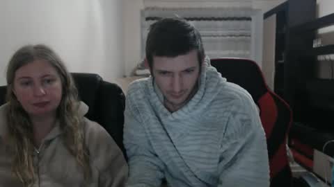 Snapshot of jenisandpeter chatting on 02-26-25, 06:00 JenisAndPeter online show from 02-26-25, 06:00