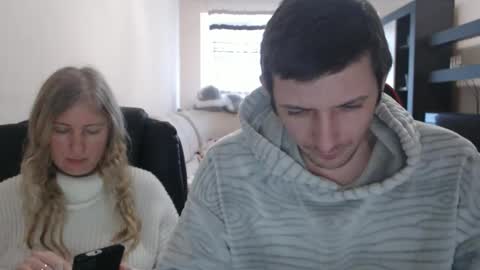 Snapshot of jenisandpeter chatting on 02-27-25, 10:15 JenisAndPeter online show from 02-27-25, 10:15