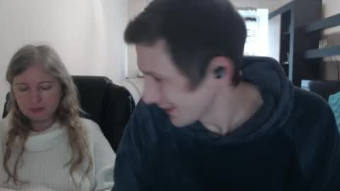 Snapshot of jenisandpeter chatting on 02-28-25, 07:37 JenisAndPeter online show from 02-28-25, 07:37