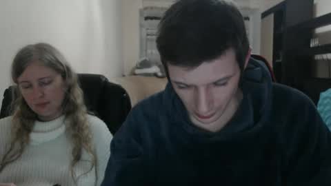 Snapshot of jenisandpeter chatting on 02-28-25, 06:31 JenisAndPeter online show from 02-28-25, 06:31