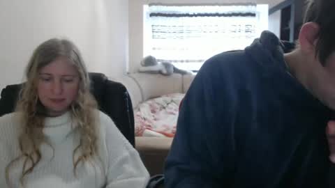 Snapshot of jenisandpeter chatting on 03-02-25, 01:38 JenisAndPeter online show from 03-02-25, 01:38