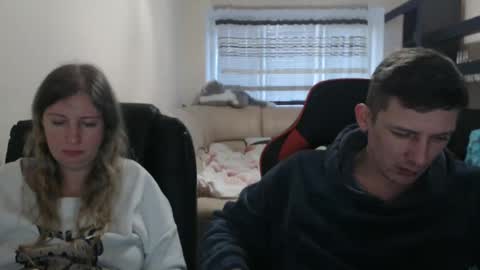 Snapshot of jenisandpeter chatting on 03-12-25, 03:40 JenisAndPeter online show from 03-12-25, 03:40