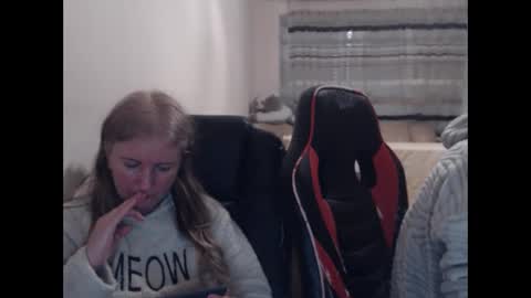 JenisAndPeter online show from 03-12-26, 07:31