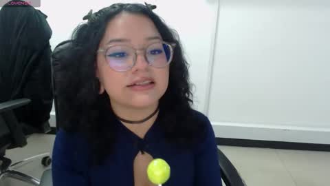 Snapshot of jenn_cg chatting on 10-07-25, 08:39 jenn online show from 10-07-25, 08:39
