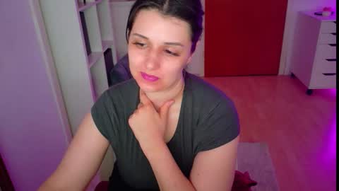 Snapshot of jenna_sxy19 chatting on 10-07-25, 10:34 jennasxy19 online show from 10-07-25, 10:34