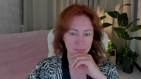Snapshot of jennali1 chatting on 05-18-26, 04:07 Jenna online show from 05-18-26, 04:07