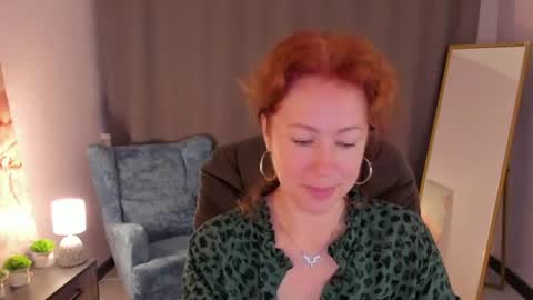 Snapshot of jennali1 chatting on 06-12-26, 04:00 Jenna online show from 06-12-26, 04:00