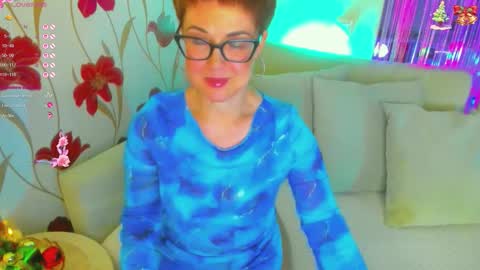 Jenn online show from 12-05-25, 12:25