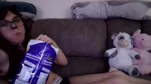 Snapshot of jennalunacat chatting on 03-07-26, 02:08 Jenna Luna online show from 03-07-26, 02:08