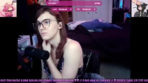 Snapshot of jennalunacat chatting on 03-10-26, 08:47 Jenna Luna online show from 03-10-26, 08:47