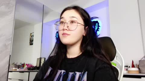 Snapshot of jennatyan chatting on 12-02-24, 01:24 JENNA online show from 12-02-24, 01:24