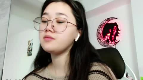 Snapshot of jennatyan chatting on 12-07-24, 05:15 JENNA online show from 12-07-24, 05:15