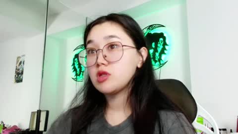 Snapshot of jennatyan chatting on 12-10-24, 01:22 JENNA online show from 12-10-24, 01:22