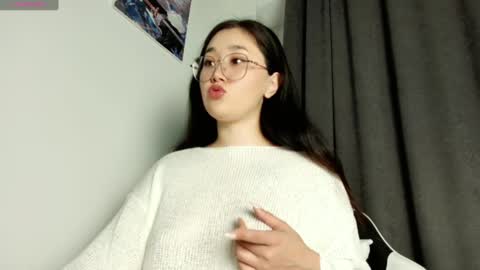 Snapshot of jennatyan chatting on 03-11-25, 01:56 JENNA online show from 03-11-25, 01:56