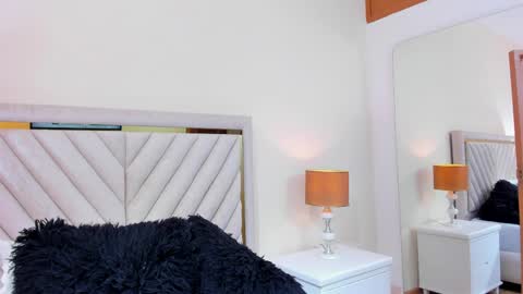 jenner_madison online show from 04-17-26, 01:47