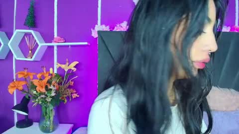 Snapshot of jenner_mills chatting on 12-14-24, 10:02 Jenner online show from 12-14-24, 10:02