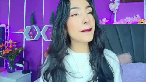 Snapshot of jenner_mills chatting on 12-15-24, 04:07 Jenner online show from 12-15-24, 04:07