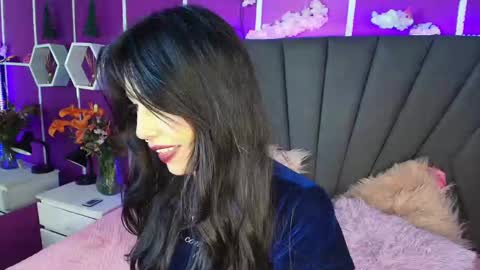 Snapshot of jenner_mills chatting on 12-15-24, 07:13 Jenner online show from 12-15-24, 07:13