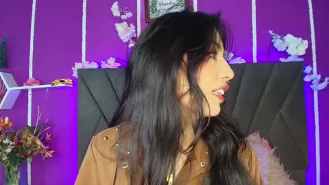 Snapshot of jenner_mills chatting on 12-15-24, 10:18 Jenner online show from 12-15-24, 10:18