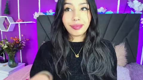 Snapshot of jenner_mills chatting on 12-17-24, 06:24 Jenner online show from 12-17-24, 06:24