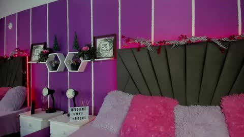Snapshot of jenner_mills chatting on 12-31-24, 03:34 Jenner online show from 12-31-24, 03:34