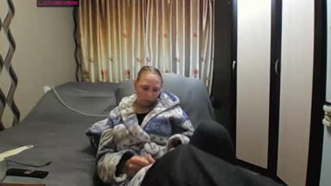 Snapshot of jennideep chatting on 05-27-26, 06:49 JenniDeep online show from 05-27-26, 06:49