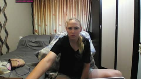 Snapshot of jennideep chatting on 06-14-26, 12:18 JenniDeep online show from 06-14-26, 12:18