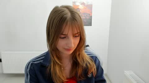 Snapshot of jenniestar chatting on 04-05-26, 12:13 Karla online show from 04-05-26, 12:13