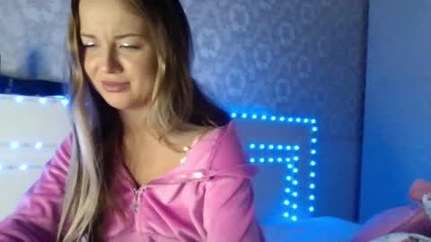 Jennifer online show from 01-26-25, 06:16