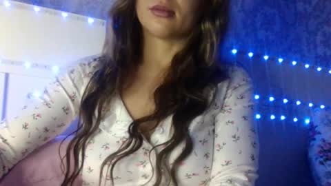 Jennifer online show from 03-06-25, 01:58