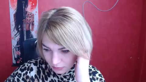 Snapshot of jennifer_cuttie chatting on 01-13-26, 06:18 Jennifer online show from 01-13-26, 06:18
