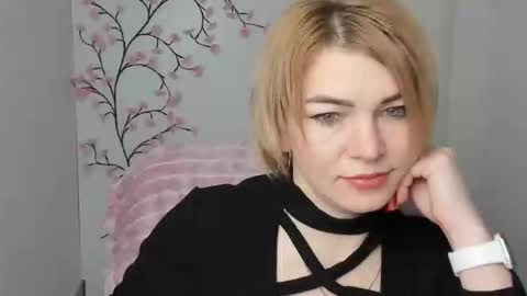 Snapshot of jennifer_cuttie chatting on 01-18-26, 06:39 Jennifer online show from 01-18-26, 06:39