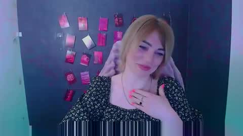 Snapshot of jennifer_cuttie chatting on 03-08-26, 06:39 Jennifer online show from 03-08-26, 06:39