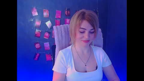 Snapshot of jennifer_cuttie chatting on 03-11-26, 12:55 Jennifer online show from 03-11-26, 12:55