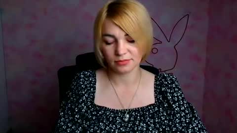 Snapshot of jennifer_cuttie chatting on 06-22-26, 05:37 Jennifer online show from 06-22-26, 05:37