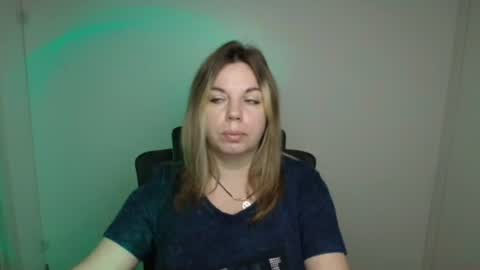 Jennifer online show from 09-23-25, 05:32