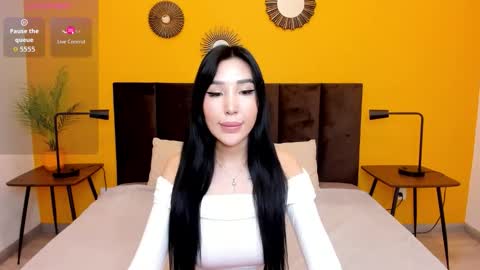 Snapshot of jennifer_munoz chatting on 09-10-25, 01:27 Jennifer online show from 09-10-25, 01:27