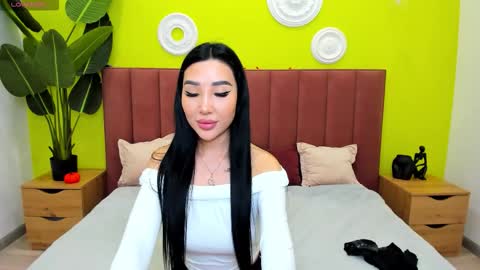 Snapshot of jennifer_munoz chatting on 11-07-25, 08:03 Jennifer online show from 11-07-25, 08:03