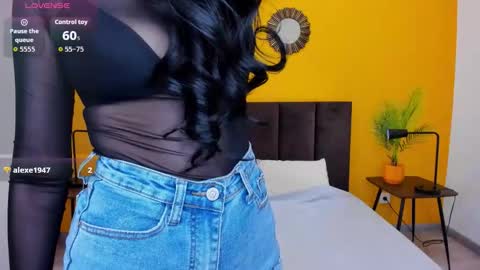 Snapshot of jennifer_munoz chatting on 02-09-26, 02:26 Jennifer online show from 02-09-26, 02:26