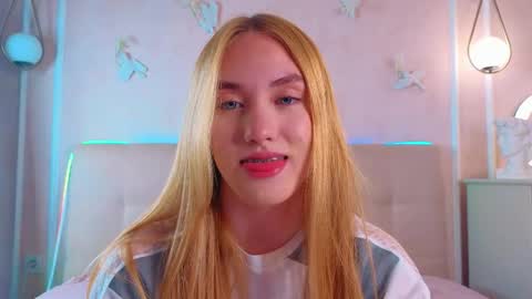 Snapshot of jennifercamprell chatting on 04-17-26, 07:17 jennifercamprell online show from 04-17-26, 07:17