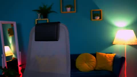 Snapshot of jennifergraces chatting on 10-22-25, 10:48 Jennifer online show from 10-22-25, 10:48