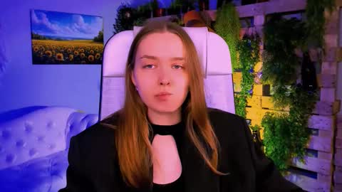 Snapshot of jennifergraces chatting on 10-28-25, 08:40 Jennifer online show from 10-28-25, 08:40