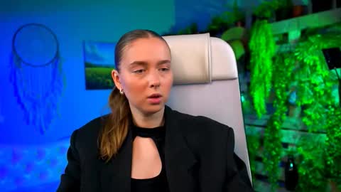 Snapshot of jennifergraces chatting on 02-24-26, 07:23 Jennifer online show from 02-24-26, 07:23