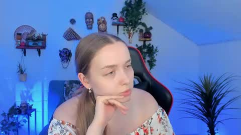 Jennifer online show from 07-10-26, 11:07