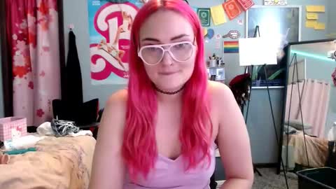 Snapshot of jennifergwen chatting on 11-07-25, 06:02 Jennifer Gwen online show from 11-07-25, 06:02