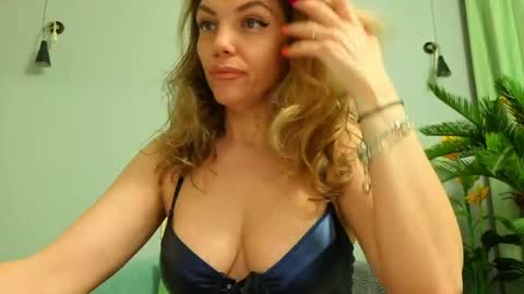 Snapshot of jenniferreys chatting on 05-20-26, 05:57 jenniferreys online show from 05-20-26, 05:57